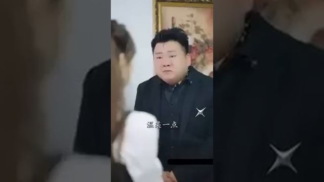 我是一個賣魚女，竟然有一天在河邊撿到了一個受傷的男人，他好像受了很多苦我要好好照顧他，沒想到他竟然對我有了..❤️全集#甜宠 #短剧 #都市 #霸道总裁#虐恋 #都市 #灰姑娘#搞笑 смотреть онлайн