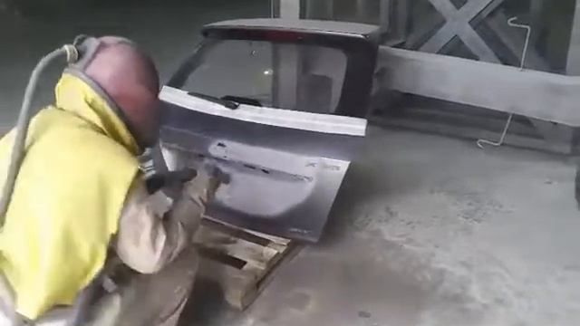 Пескоструйная обработка двери автомобиля смотреть онлайн