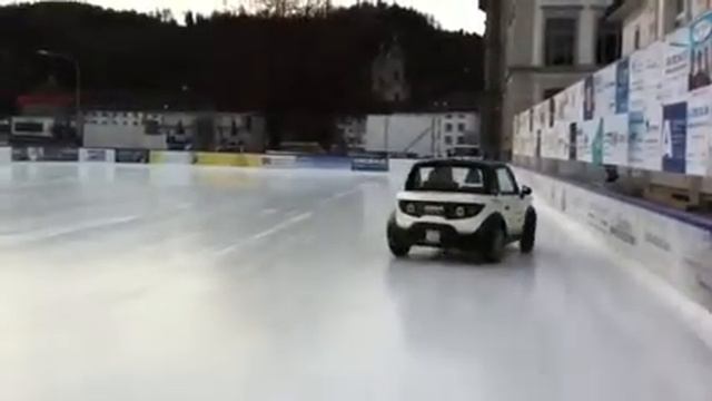 ivolt Tazzari ZERO Einsiedeln Eis Slalom смотреть онлайн