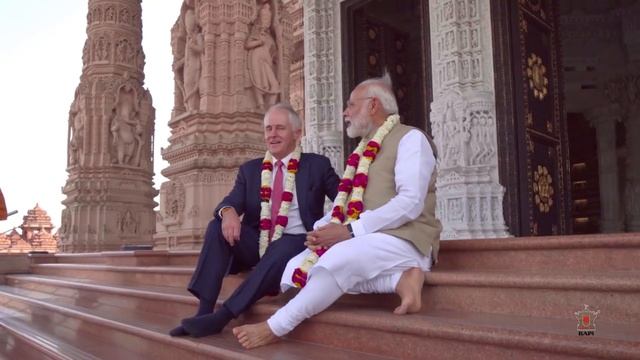 Indian PM Narendra Modi and Australian PM Malcolm Turnbull visit Swaminarayan Akshardham смотреть онлайн