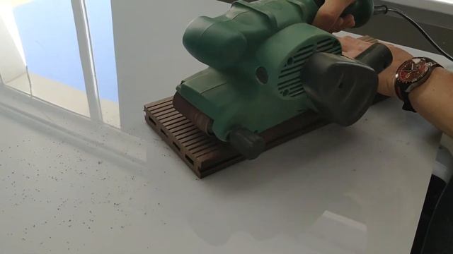 Как убрать царапину со шлифованной ДПК доски смотреть онлайн