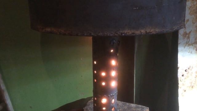 Наша печка;) путем проб и ошибок, мы добились горения и тепла!!! смотреть онлайн