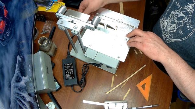 Многофункциональная мини циркулярка в работе. Multifunction mini circular saw in operation