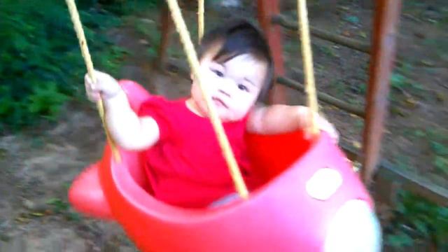 Smile on the swing :: Улыбка на качелях смотреть онлайн
