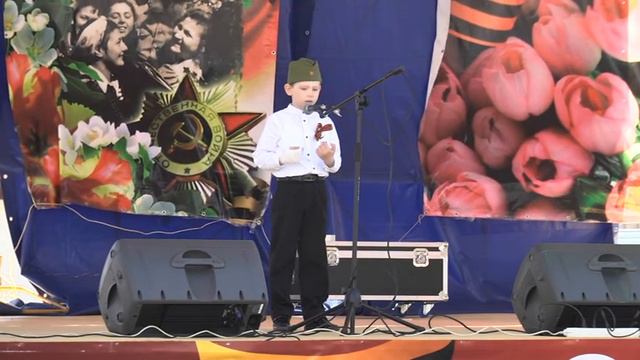 Репортаж - празднование Дня Победы у ДК ТОАЗа смотреть онлайн