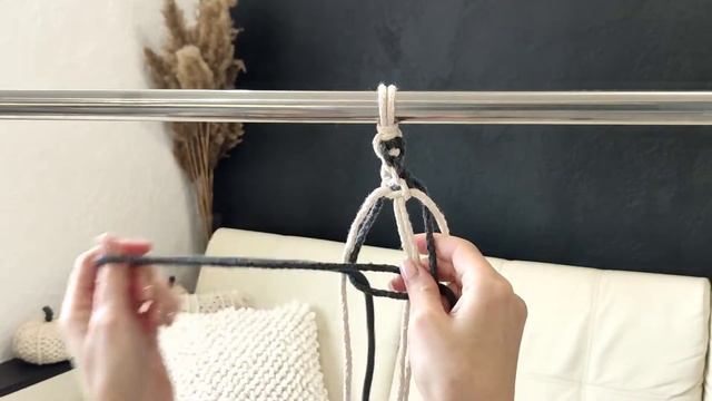 Макраме узор. Двухцветная витая цепочка. Macrame Pattern смотреть онлайн