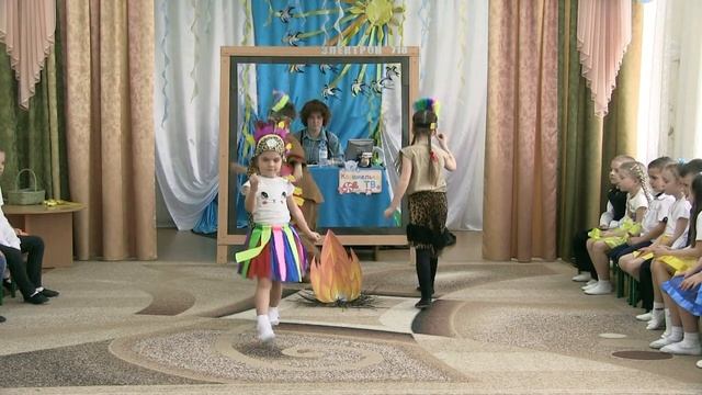 Праздник 8 марта в старшей группе "Колокольчики" (д/с "Карамелька", 2020 г.). смотреть онлайн