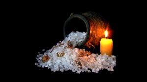 Почему нельзя давать соль соседям? Приметы