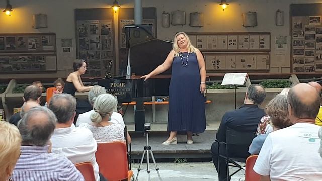 Seguidilla (Seguedille) - Carmen - Bizet / Victoria Mikulina смотреть онлайн