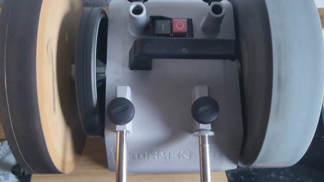 Tormek T8 mit dem SG-250 UND Lederrad mit 0,25 mų Diamant. Novelle X40Cr13 Stahl. ca 5 min смотреть онлайн