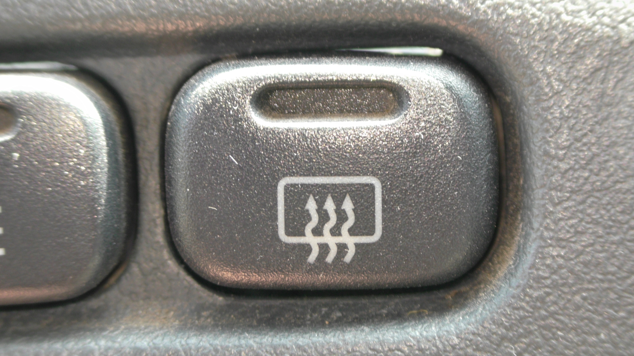 Не работает обогрев заднего стекла. Как найти причину неисправности. смотреть онлайн