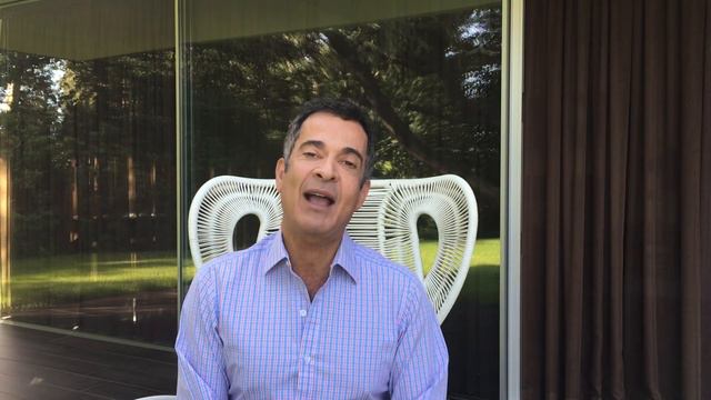 Turn strangers into friends with eight great questions смотреть онлайн