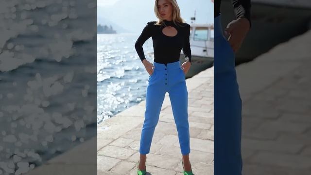 Эффектные синие брюки смотреть онлайн