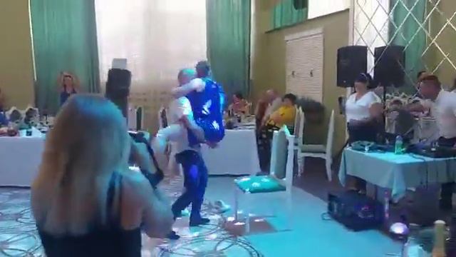 А вам слабо ? Ах, эта свадьба пела и плясала !!! Дружок и дружка - лучшие !!!!!!