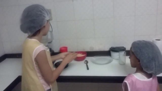 BOLO DE PÃO DE QUEIJO MACIO E DELICIOSO- RECEITA- ROBERTA E LORENNA смотреть онлайн