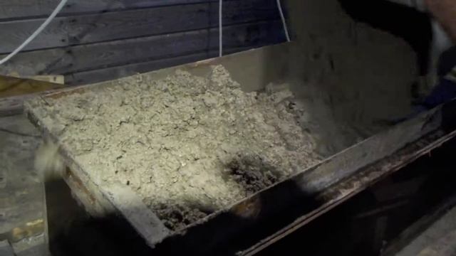 Формование пустотелого керамзитобетонного блока с рельефным лицом из тяжёлого бетона смотреть онлайн