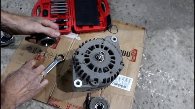 Замена шкива генератора SsangYong Actyon 2 0 4wd СсангЙонг Актион 2012 года смотреть онлайн