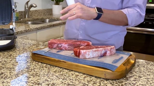 Grilled Steak & Asparagus With Rosemary Garlic Butter With Tim смотреть онлайн