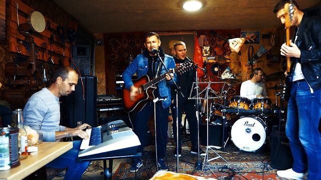 Ратмир Александров/Ratmir Aleksandrov - Девчонки полюбили не меня смотреть онлайн