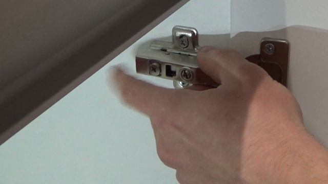 Регулировка мебельной петли с доводчиком самостоятельно. Как снять быстросъемную петлю самому. смотреть онлайн