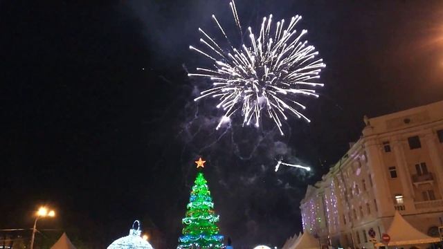 Салют в Нижнем Новгороде на новый 2018г смотреть онлайн