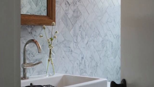 Absolutely Stunning Old Stone House on 6.6 acre Designed For A Couple смотреть онлайн