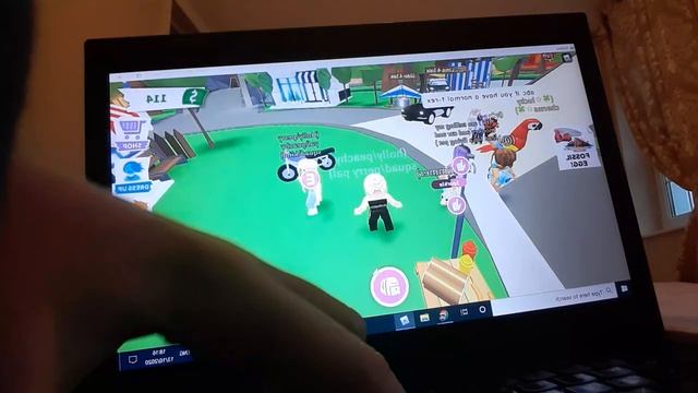Playing Adopt Me Roblox with Isabella and Holly смотреть онлайн
