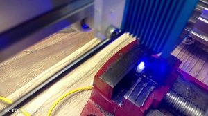 Эксперимент с лазером и оптическим волокном