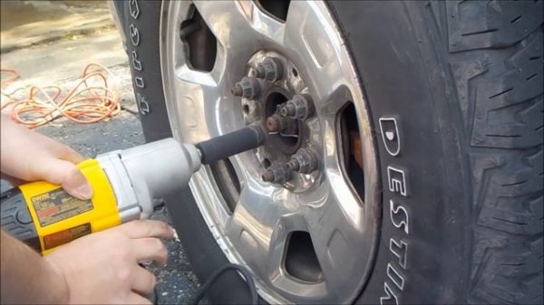 Dewalt Electric Impact Wrench Corded half inch DW292