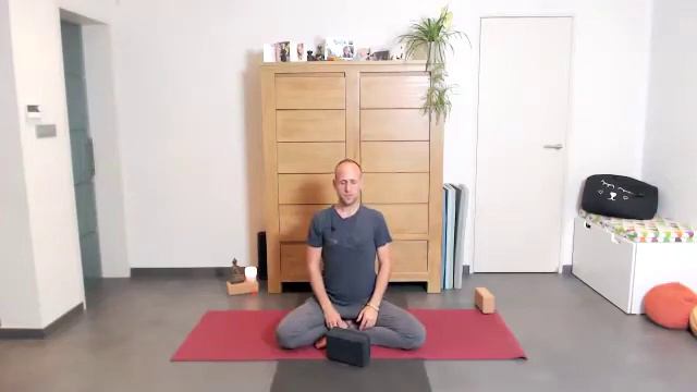20 minuten ochtendyoga | Yogales hartopeners | PhysioYoga смотреть онлайн