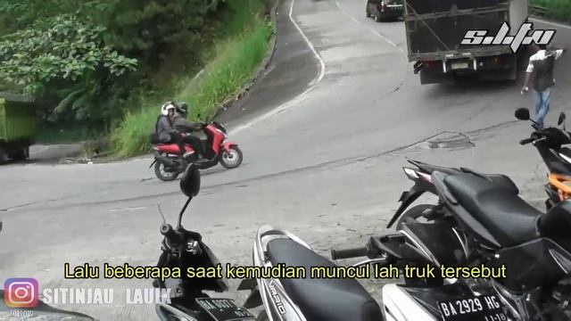 NGAKAK PARAH !!! Truk Joget Di Sitinjau Lauik