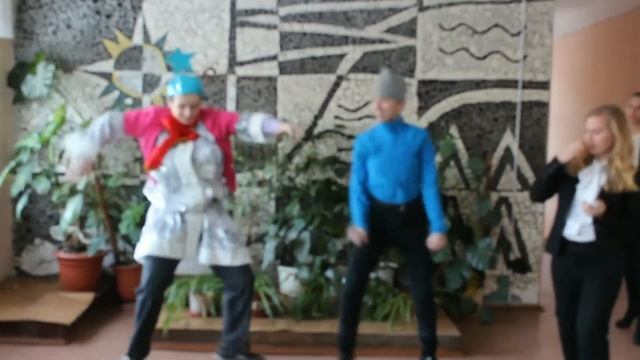 Новогодний клип 9а класса. смотреть онлайн