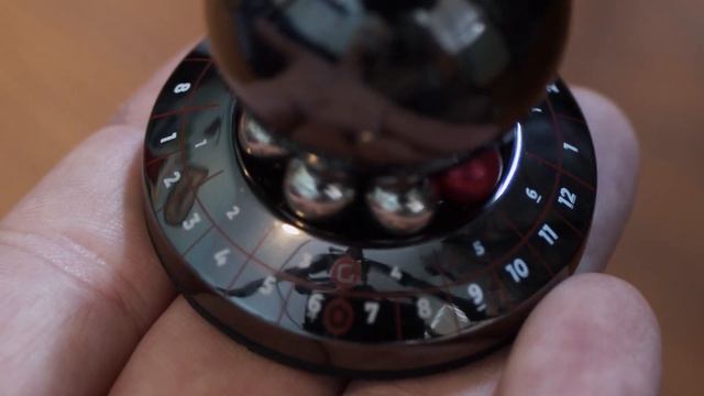 Mythroll Armory RPG Dice Spinner 20/10 and 4:8/6:12 Kickstarter Crowdfunding Campaign смотреть онлайн