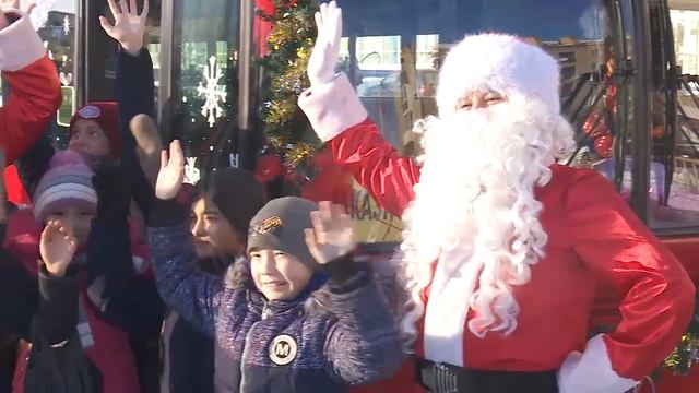 В Костанае можно увидеть автобус, за рулем которого Санта Клаус смотреть онлайн
