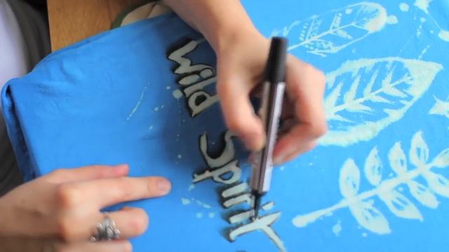 МОДНАЯ МАЙКА при помощи отбеливателя и Промаркеров. Батика. Рисунок на ткани смотреть онлайн