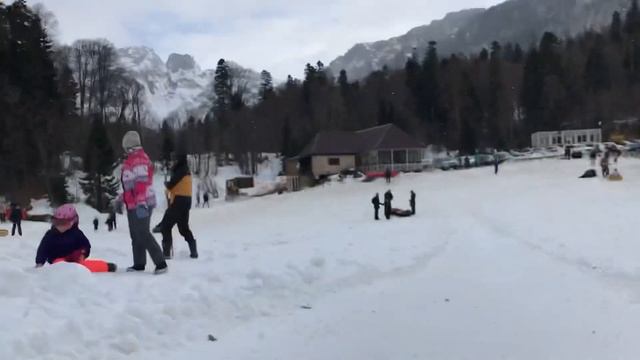 В Лагонаки и на Яворовой поляне снег есть (январь 2021) плюшка в горах смотреть онлайн