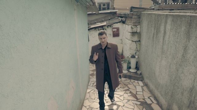 Что делать если хочешь стать риелтором? Устроиться в агентство или начинать самому? смотреть онлайн