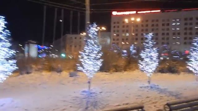 Мурманск, Пять углов, елка, ледяные фигуры, подсветка.2018 год.