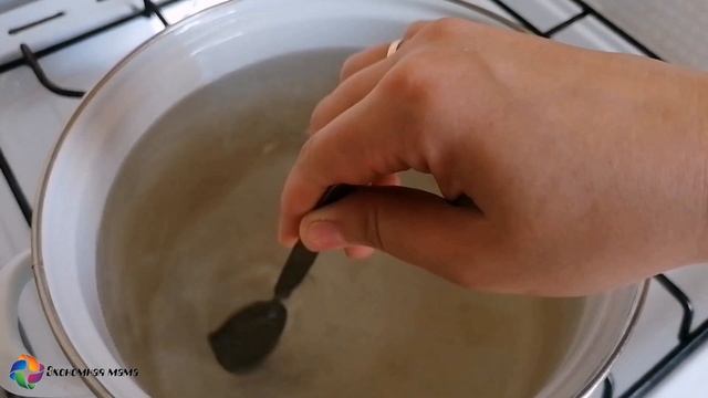 Как очистить эмалированную кастрюлю внутри от желтезны. Способ 1. Плита, вода, лимонная кислота. смотреть онлайн