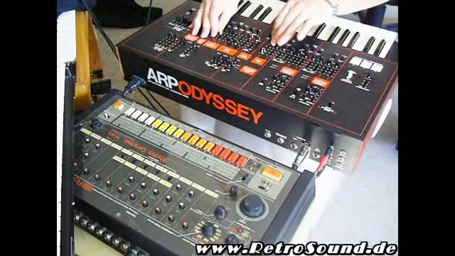 ARP ODYSSEY MK.III (1978) sample/hold смотреть онлайн