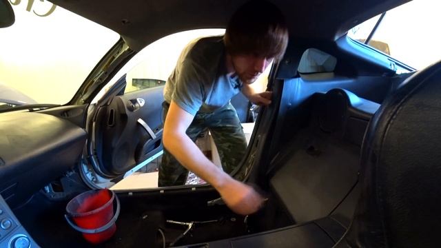 Ниссан 350 z. Авторазбор. Вынесли салон! вытащили аккустику! Раздача бабла смотреть онлайн