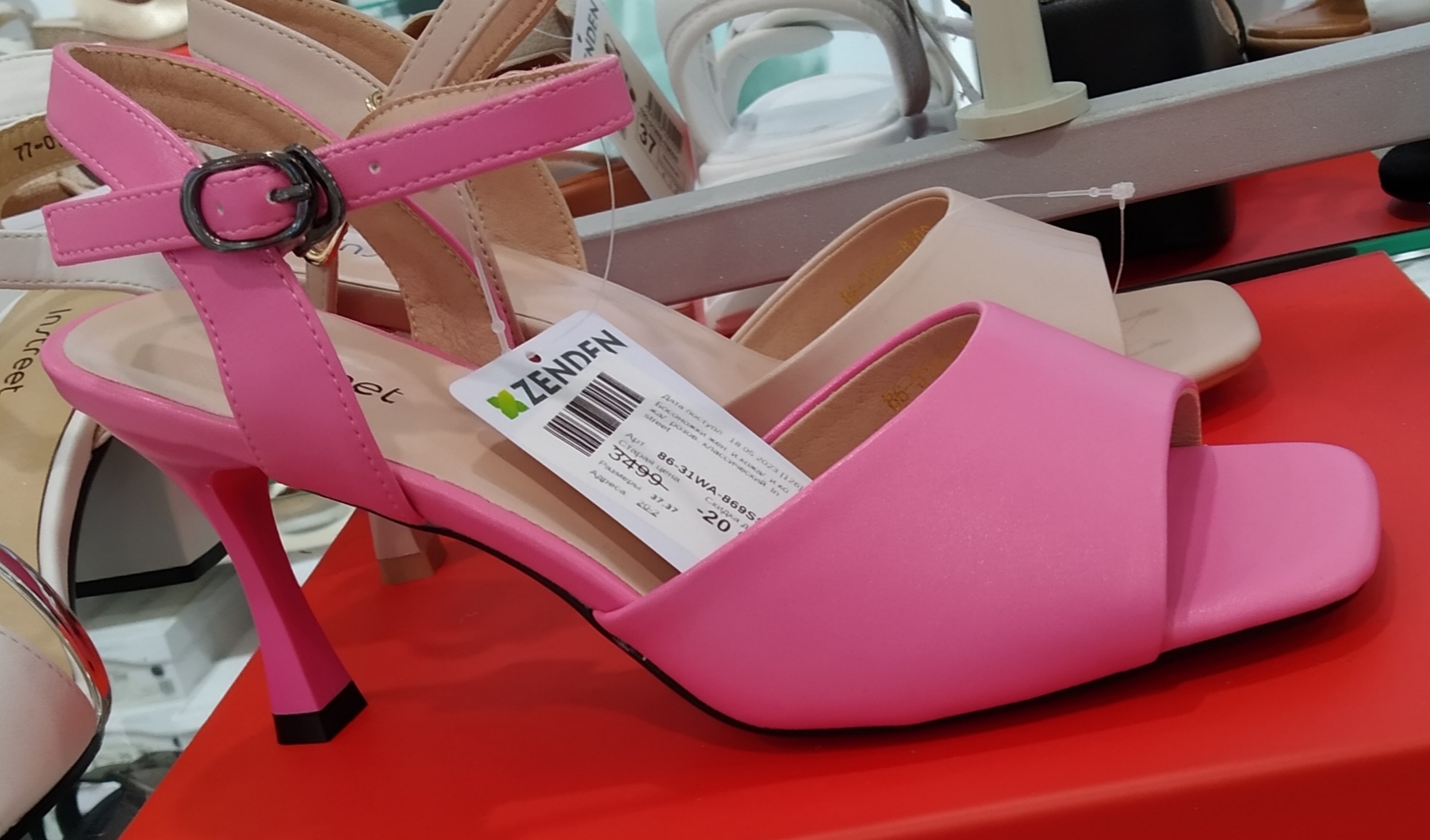 В магазине обуви ZENDEN стильные летние модели. смотреть онлайн