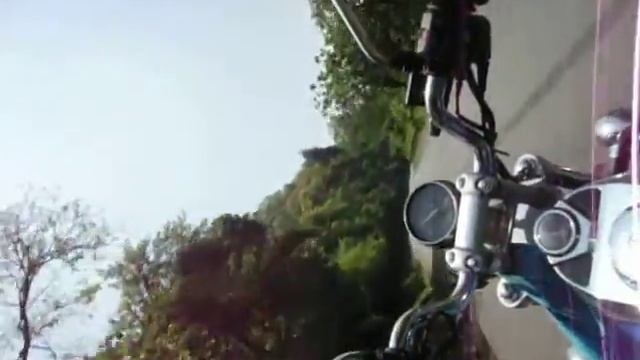 The Bajaj Avenger 220 DTSi Cruising On The Mountains смотреть онлайн