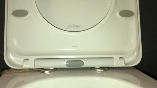 Унитаз подвесной безободковый Jacob Delafon Vox