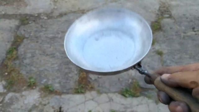 Как очистить сковороду от черного нагара № 2 смотреть онлайн