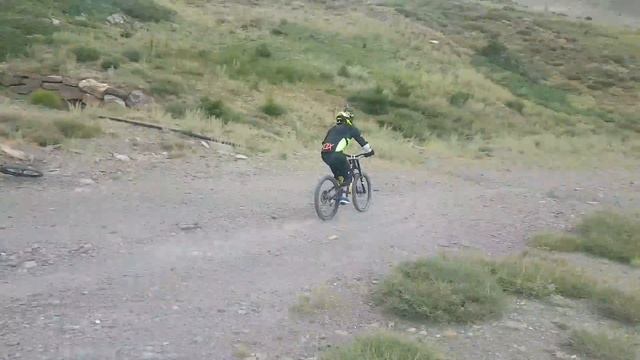Salto bike park Sierra Nevada смотреть онлайн