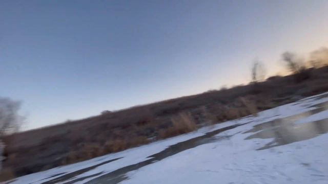 ЩУКА КЛЮЁТ ПРЯМО НА КАМЕРУ! Рыбалка на жерлицы. Первый лёд 2020 смотреть онлайн