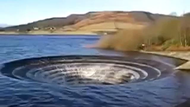 красивое зрелище куда уходит вода смотреть онлайн