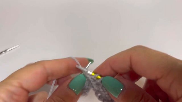 Регланная линия «Косичка» спицами без центральных петель смотреть онлайн