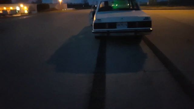 Dirty Grandpa making hits. 1982 Ford Granada Single Turbo 351 Windsor смотреть онлайн